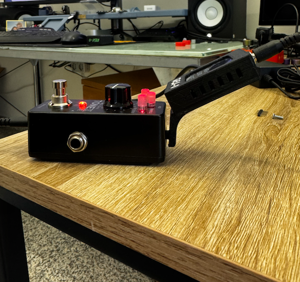 REV-0 – Display Controller MIDI per Tonex